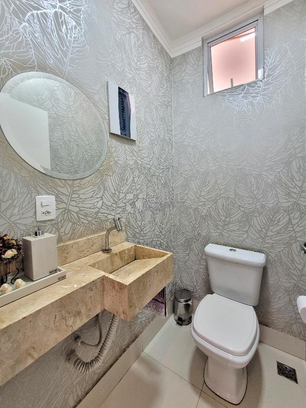 Casa em condomínio à venda no bairro Parque Residencial Roland: LAVABO