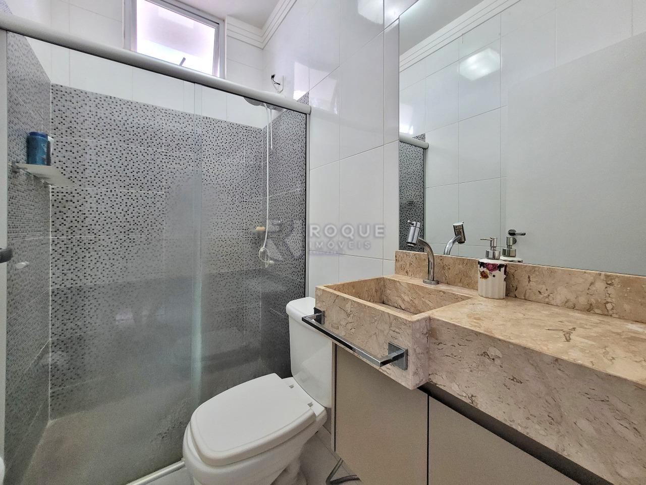 Casa em condomínio à venda no bairro Parque Residencial Roland: BANHEIRO SUÍTE 3