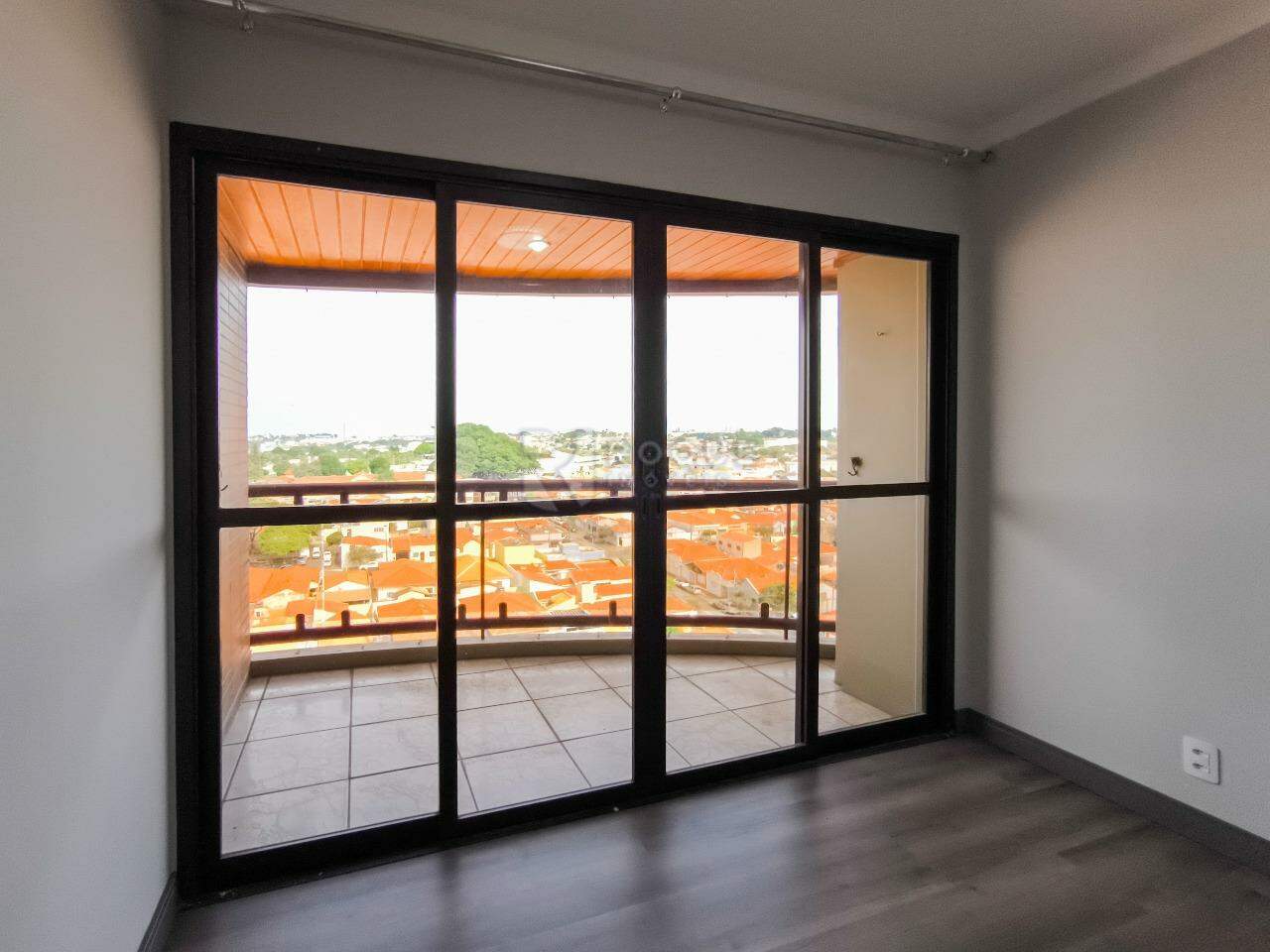Apartamento à venda no bairro Centro: SACADA SALA DE ESTAR