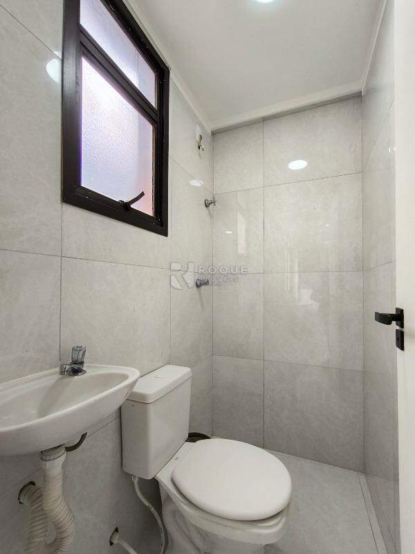 Apartamento à venda no bairro Centro: BANHEIRO ÁREA DE SERVIÇO