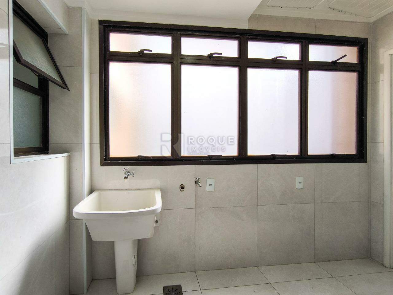 Apartamento à venda no bairro Centro: ÁREA DE SERVIÇO