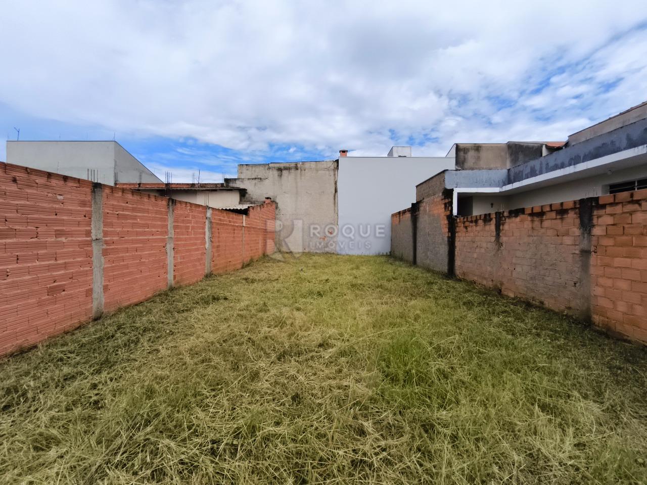 Terreno à venda no bairro Parque Pompeu: 