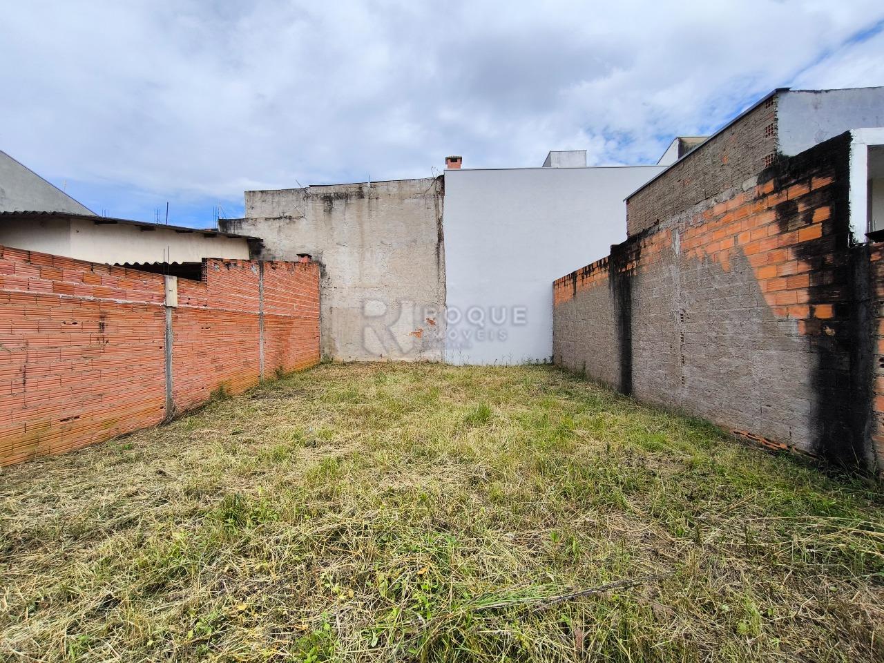 Terreno à venda no bairro Parque Pompeu: 