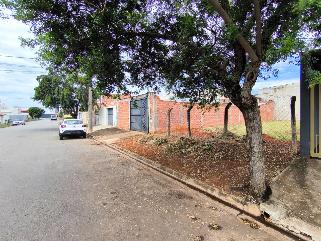 Terreno à venda no bairro Parque Pompeu: 