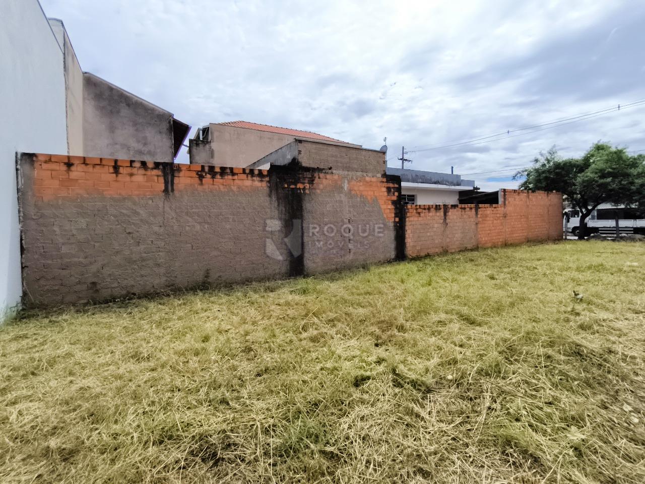 Terreno à venda no bairro Parque Pompeu: 