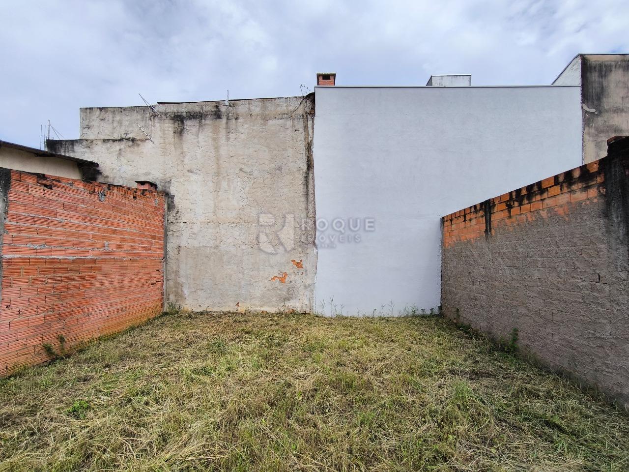 Terreno à venda no bairro Parque Pompeu: 
