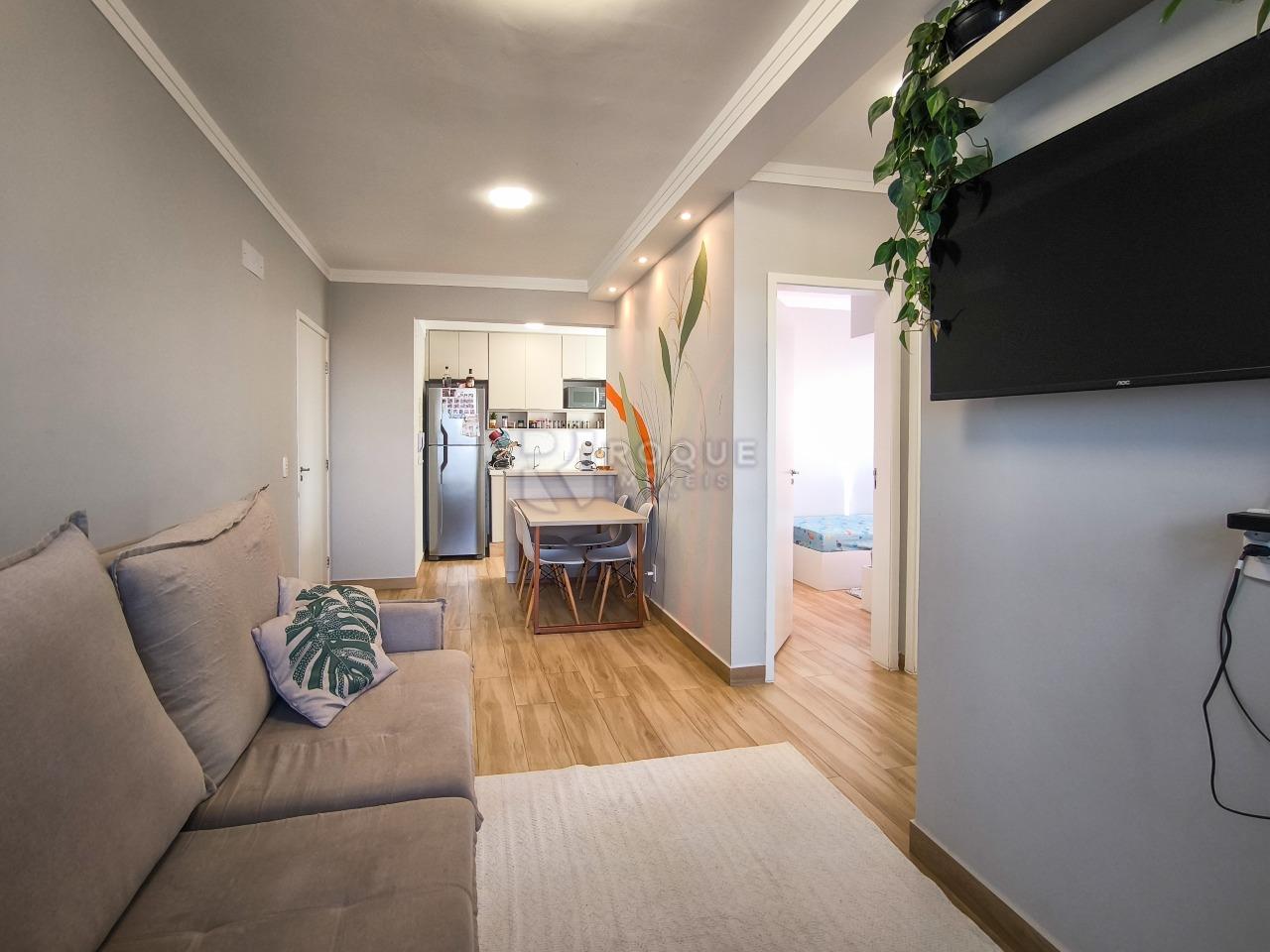 Apartamento à venda no bairro Vale das Esmeraldas: SALA DE ESTAR