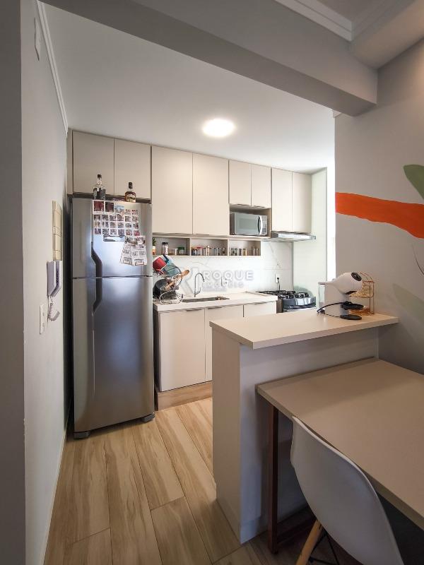 Apartamento à venda no bairro Vale das Esmeraldas: COZINHA