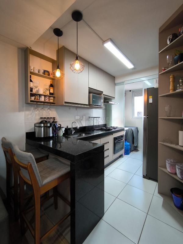 Apartamento à venda no bairro Jardim Trevo: COZINHA
