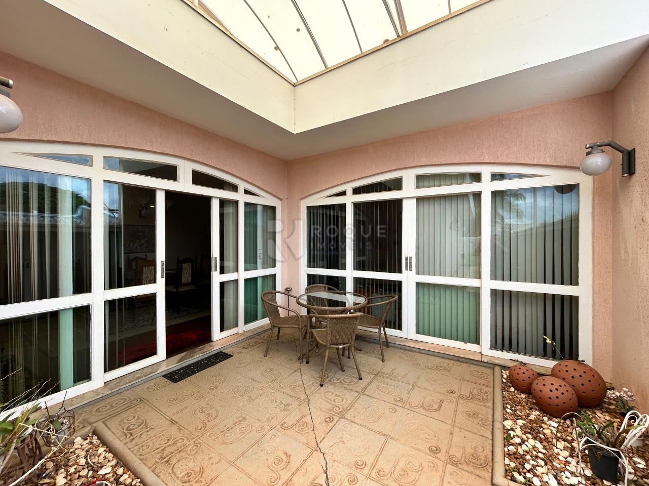 Casa Comercial para aluguel no bairro Vila Paraiso: Jardim de inverno 