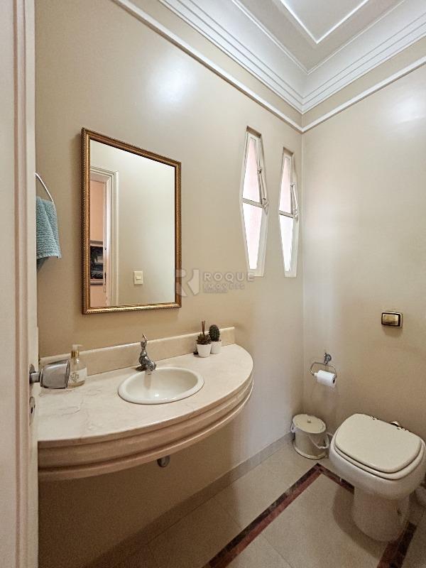 Casa Comercial para aluguel no bairro Vila Paraiso: Lavabo 