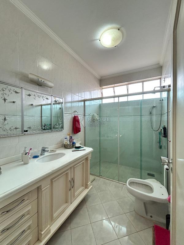 Casa Comercial para aluguel no bairro Vila Paraiso: WC suíte 