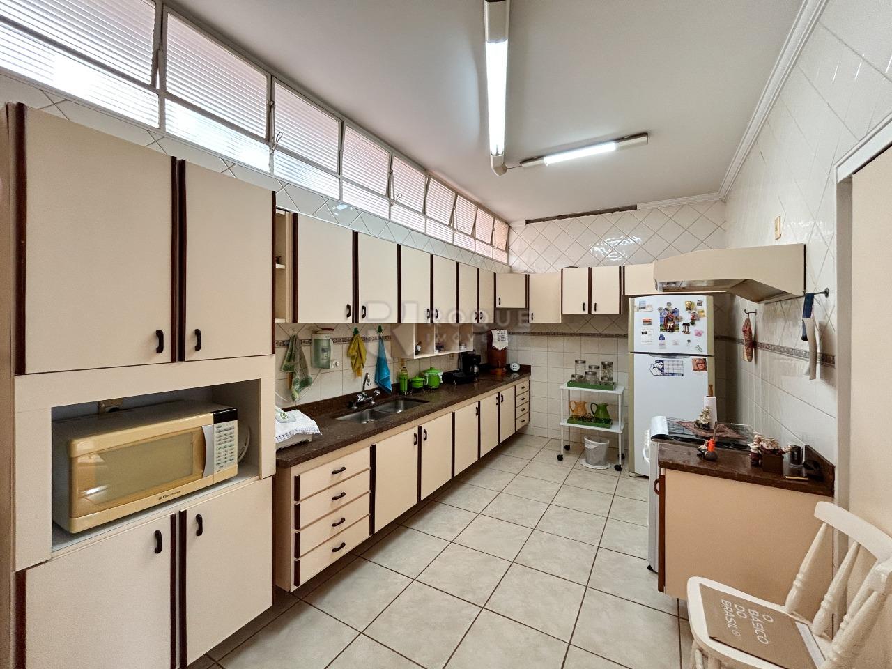 Casa Comercial para aluguel no bairro Vila Paraiso: Cozinha 