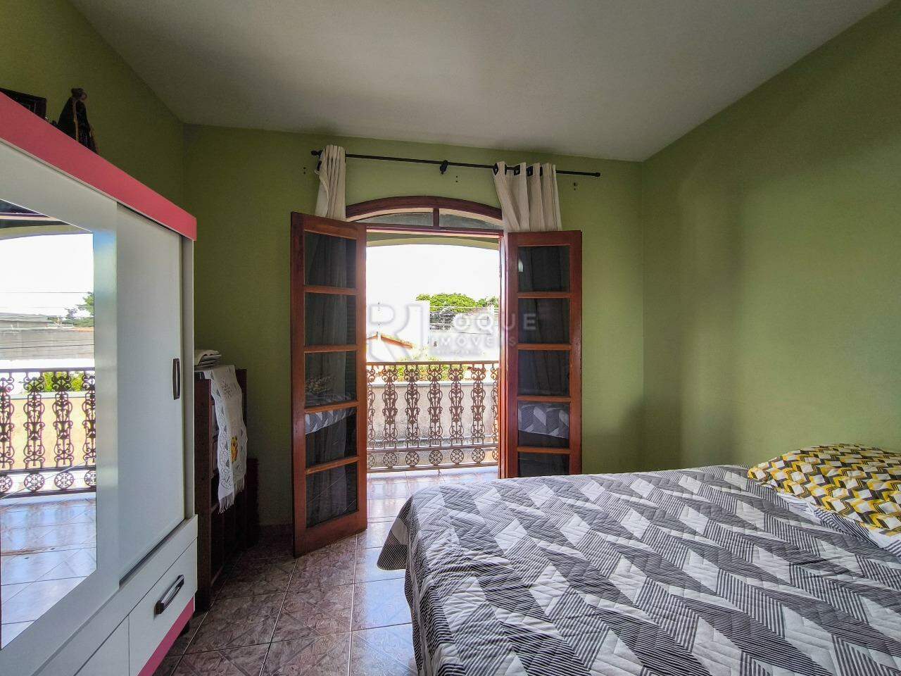 Casa Residencial à venda no bairro Jardim Residencial Village: SUÍTE