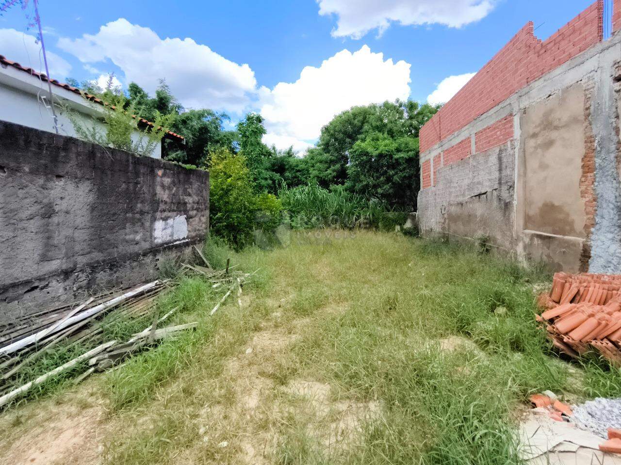 Casa Residencial à venda no bairro Vila Queiroz: TERRENO