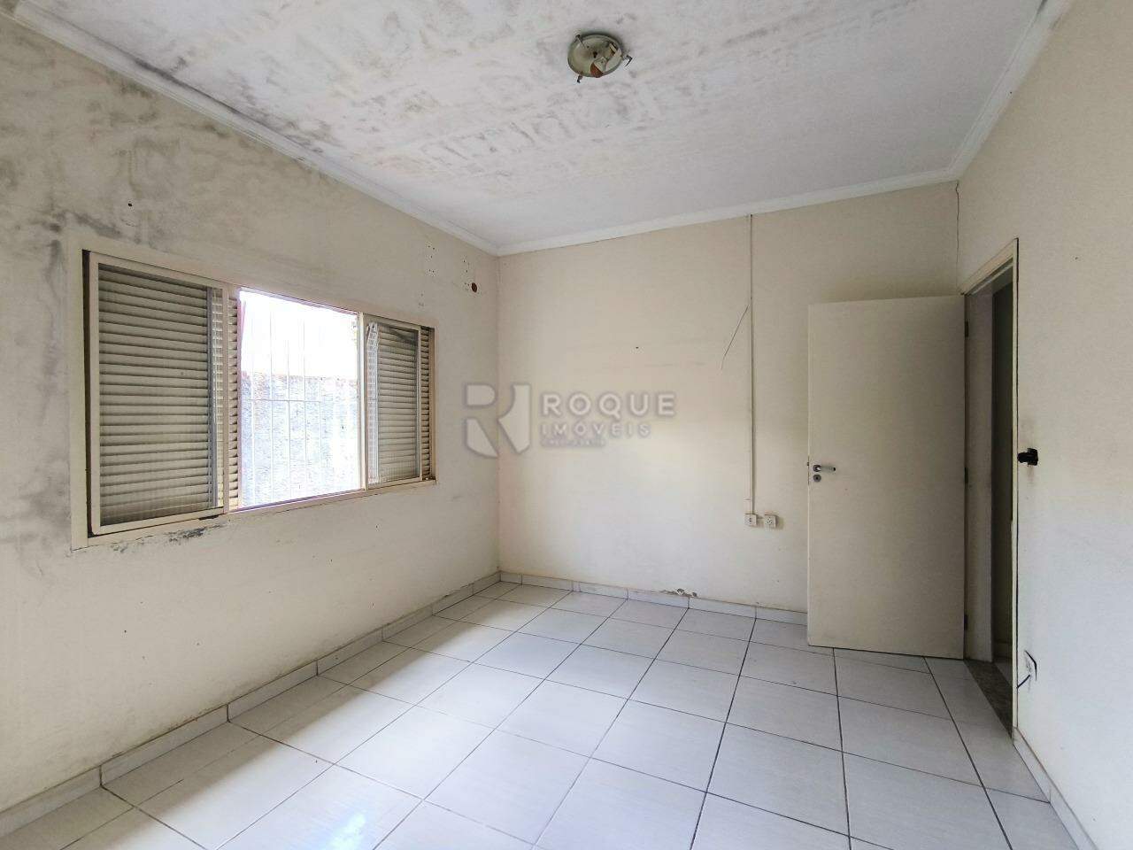 Casa Residencial à venda no bairro Vila Queiroz: SUÍTE