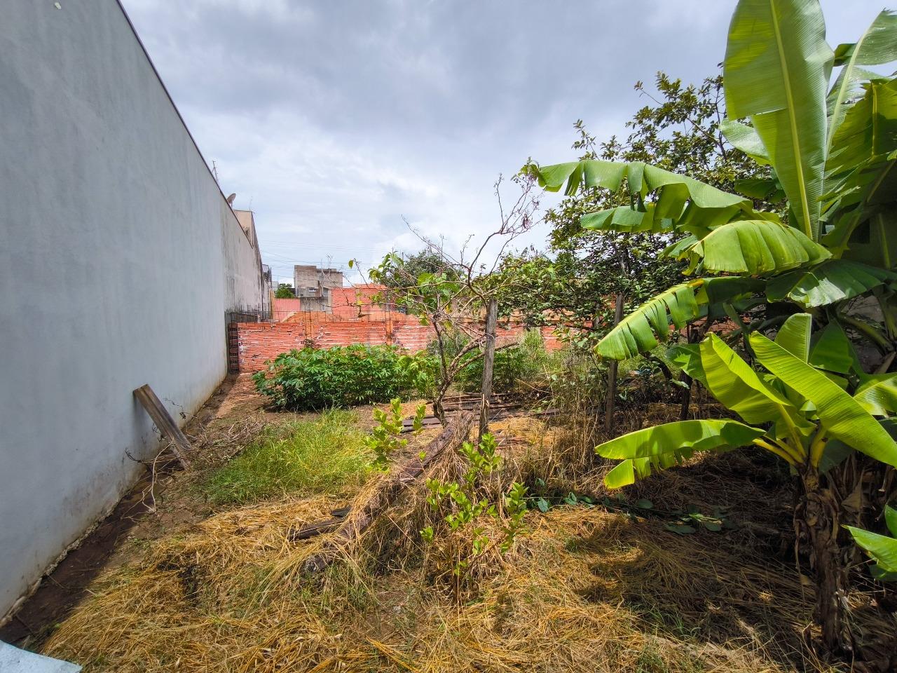 Terreno à venda no bairro Jardim Residencial Village: 