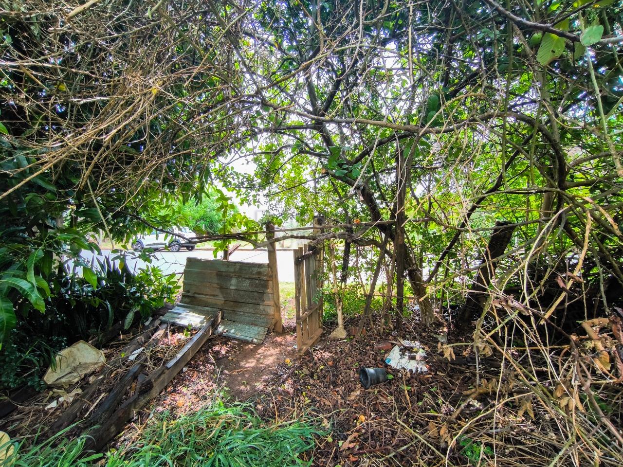 Terreno à venda no bairro Jardim Residencial Village: FRENTE