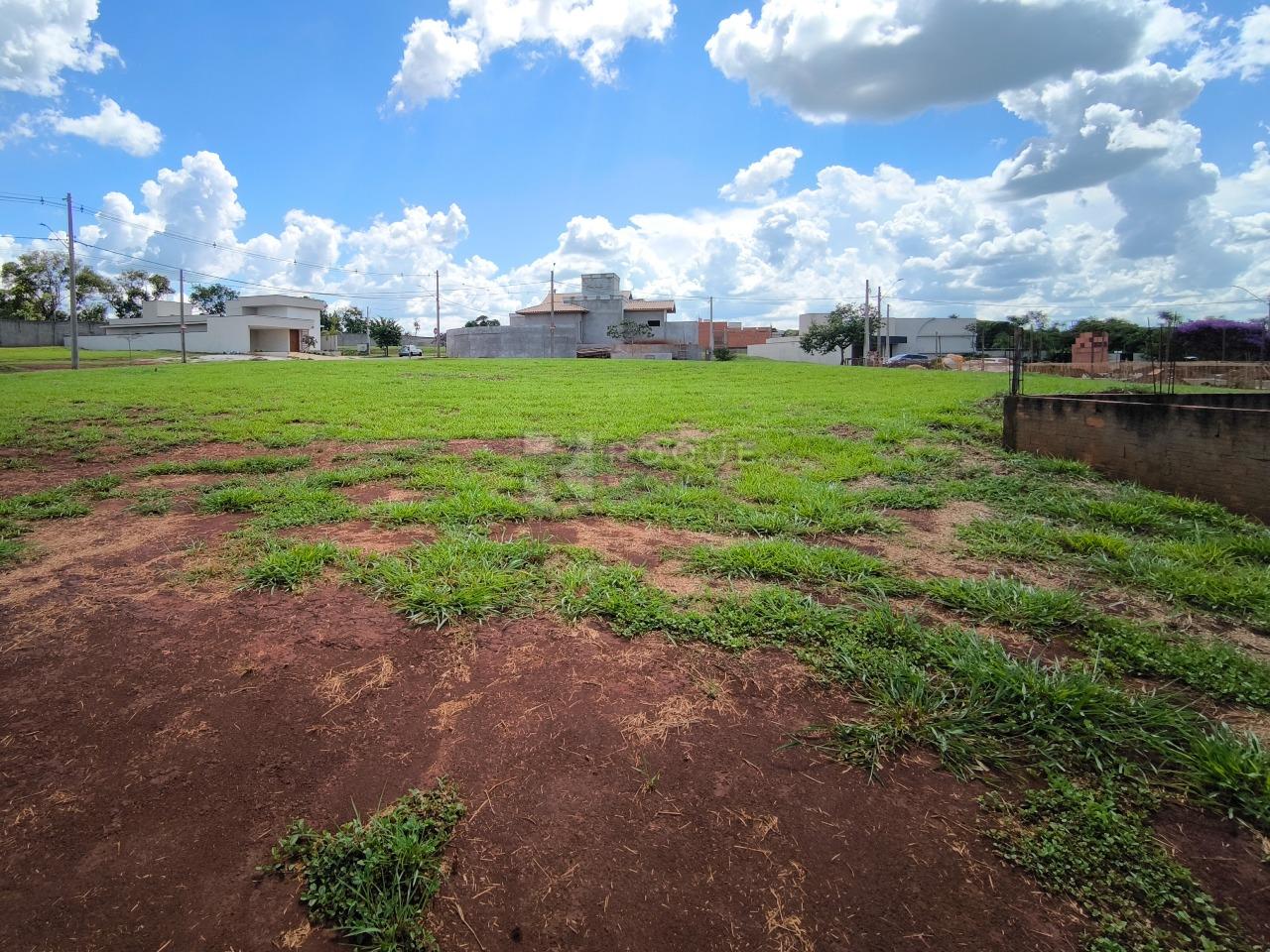 Terreno em condomínio à venda no bairro Residencial Florisa: 
