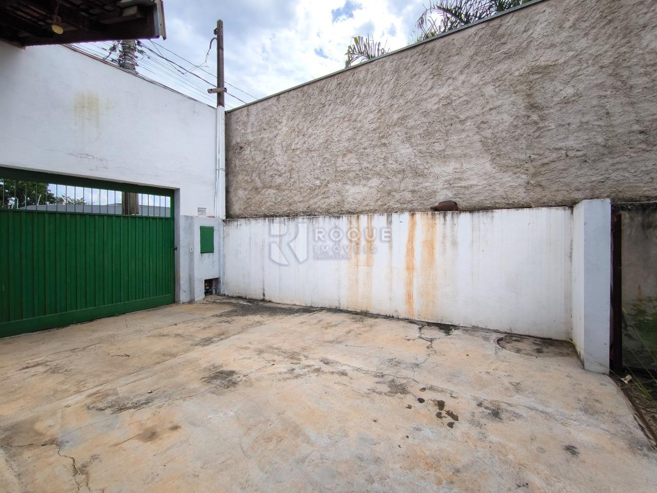 Terreno à venda no bairro Jardim Residencial Village: GARAGEM