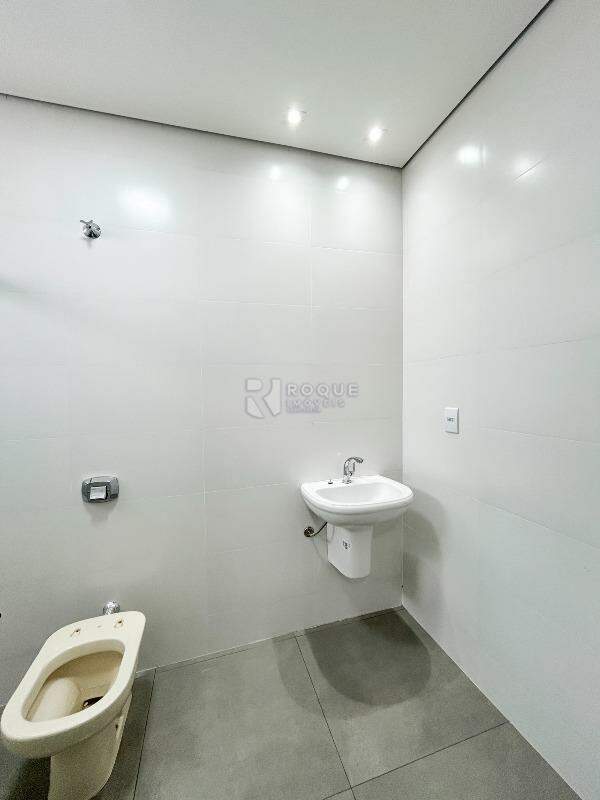 Salas/Conjuntos para aluguel no bairro Vila São Geraldo: WC social sala 