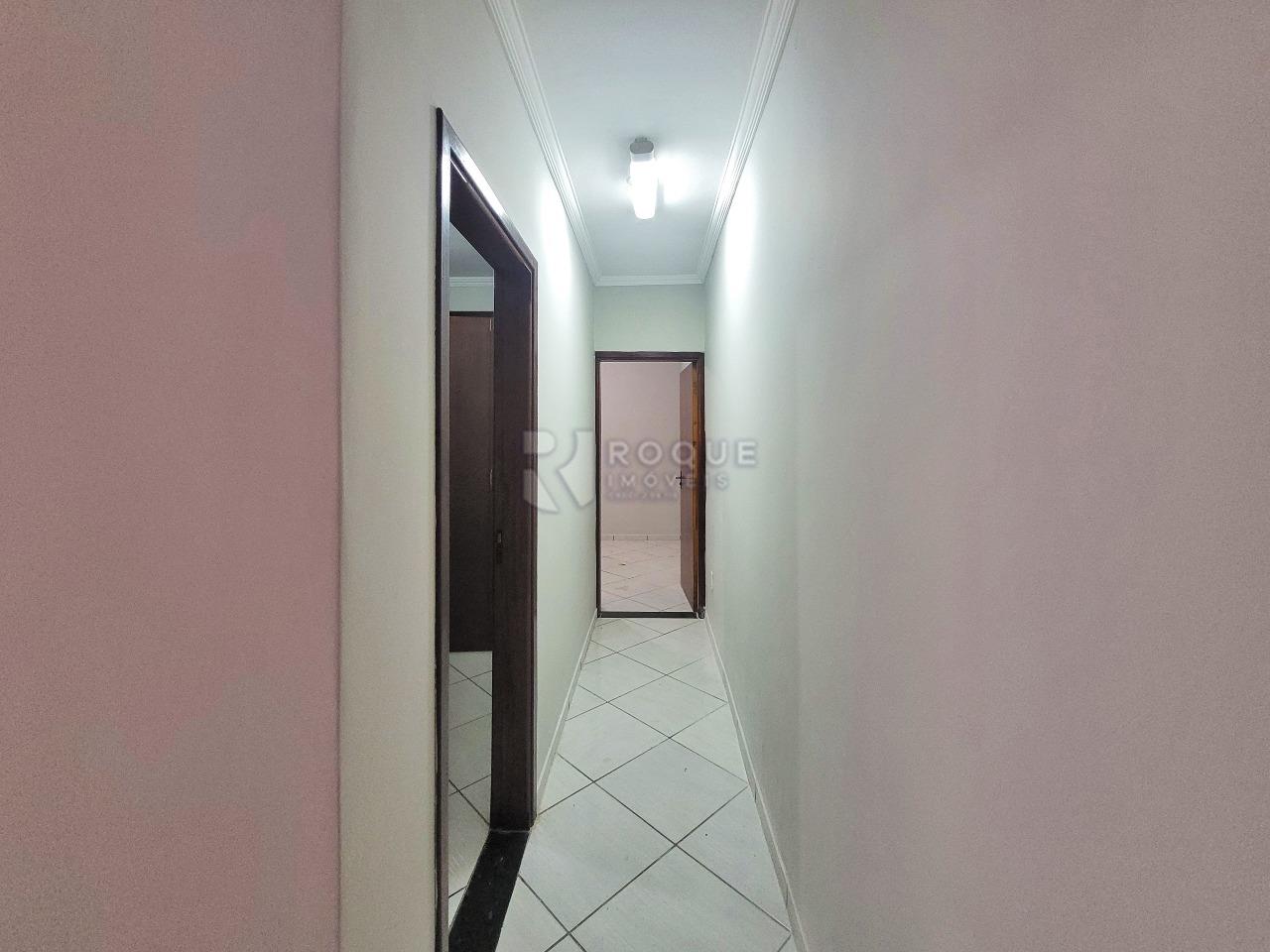 Casa Comercial à venda no bairro Jardim Residencial Alto do Flamboyant: CORREDOR INTERNO