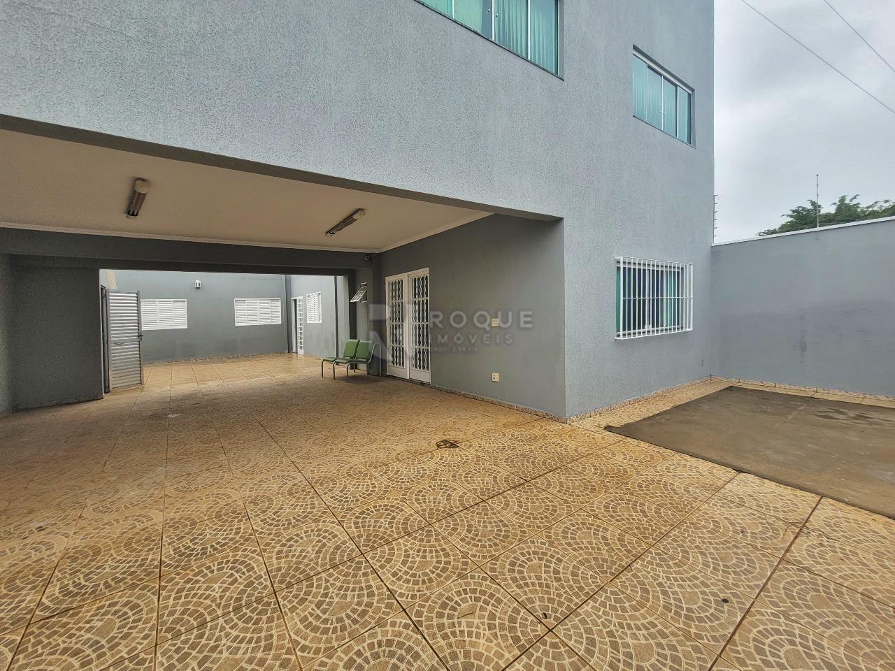 Casa Comercial à venda no bairro Jardim Residencial Alto do Flamboyant: FRENTE