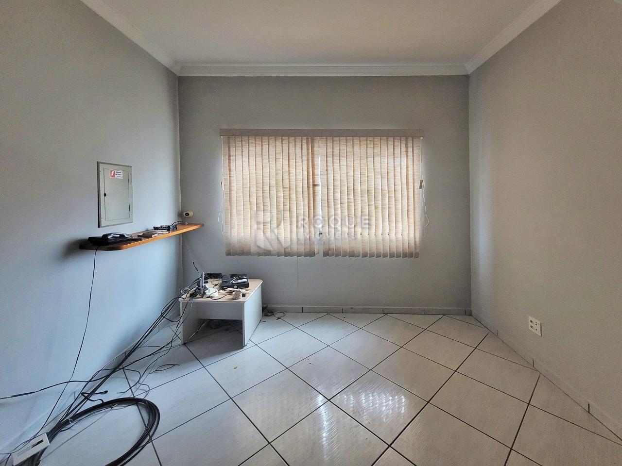 Casa Comercial à venda no bairro Jardim Residencial Alto do Flamboyant: SALA 2 PISO SUPERIOR