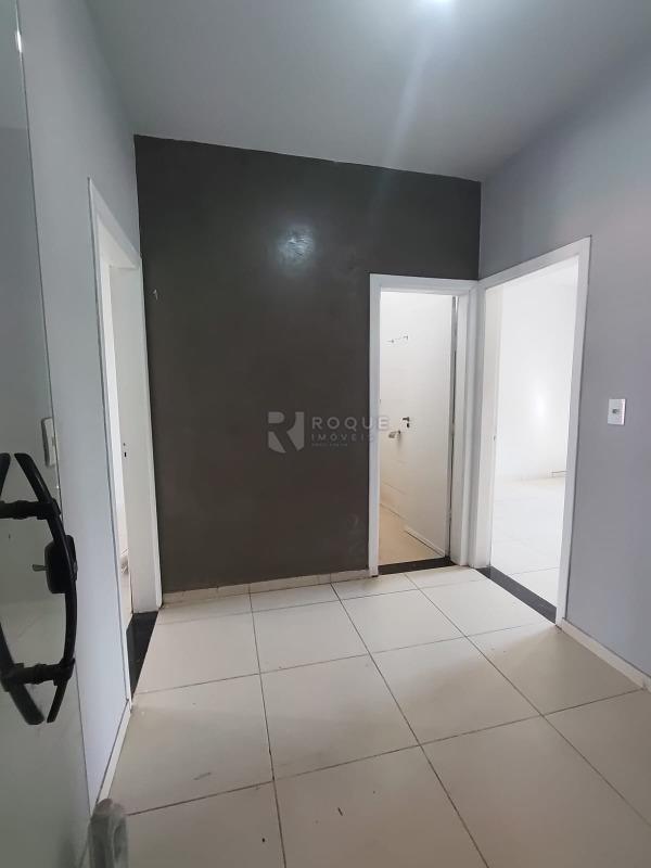 Casa Residencial para aluguel no bairro Residencial Nobreville: HALL DORMITÓRIOS