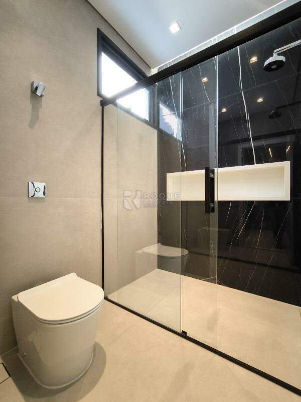 Casa em condomínio à venda no bairro Residencial Ilha de Bali: WC SUÍTE MASTER