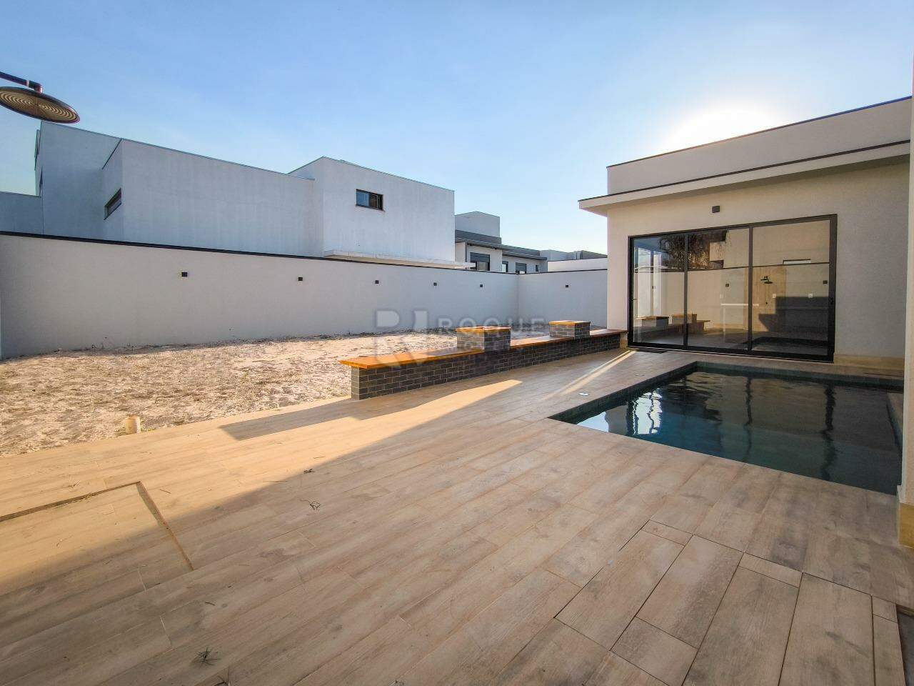 Casa em condomínio à venda no bairro Residencial Ilha de Bali: QUINTAL