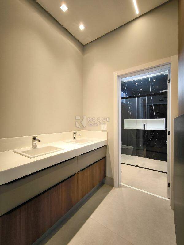 Casa em condomínio à venda no bairro Residencial Ilha de Bali: WC SUÍTE MASTER