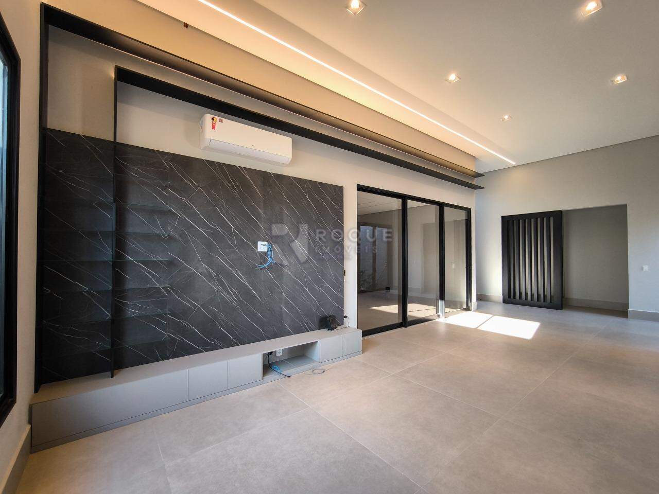 Casa em condomínio à venda no bairro Residencial Ilha de Bali: SALA DE ESTAR