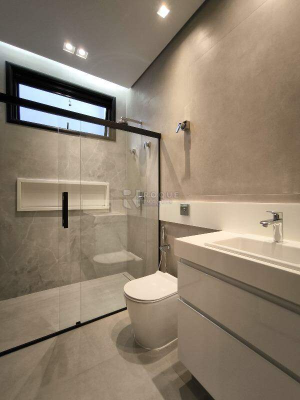 Casa em condomínio à venda no bairro Residencial Ilha de Bali: WC SUÍTE 1