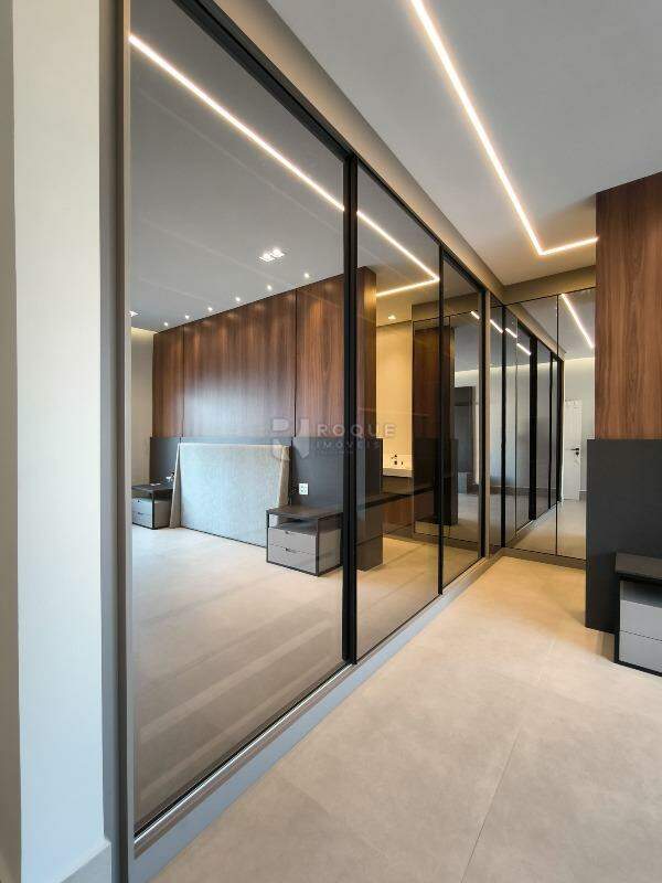 Casa em condomínio à venda no bairro Residencial Ilha de Bali: CLOSET SUÍTE MASTER