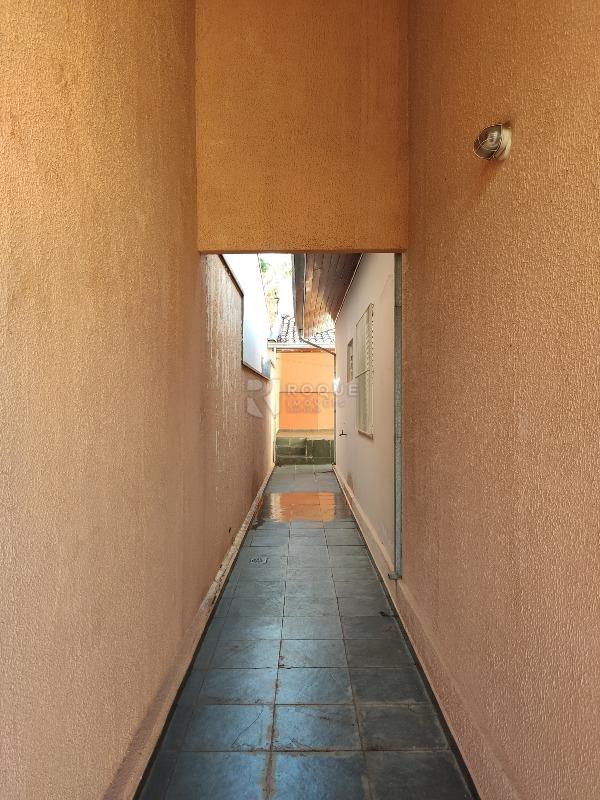 Casa Residencial à venda no bairro Jardim Santo André: Corredor
