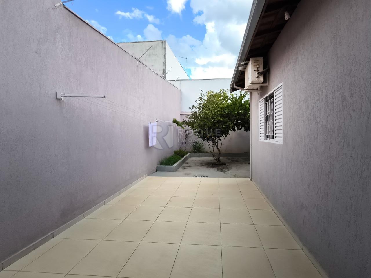 Casa Residencial à venda no bairro Jardim Aguas da Serra: ÁREA DE VARAL