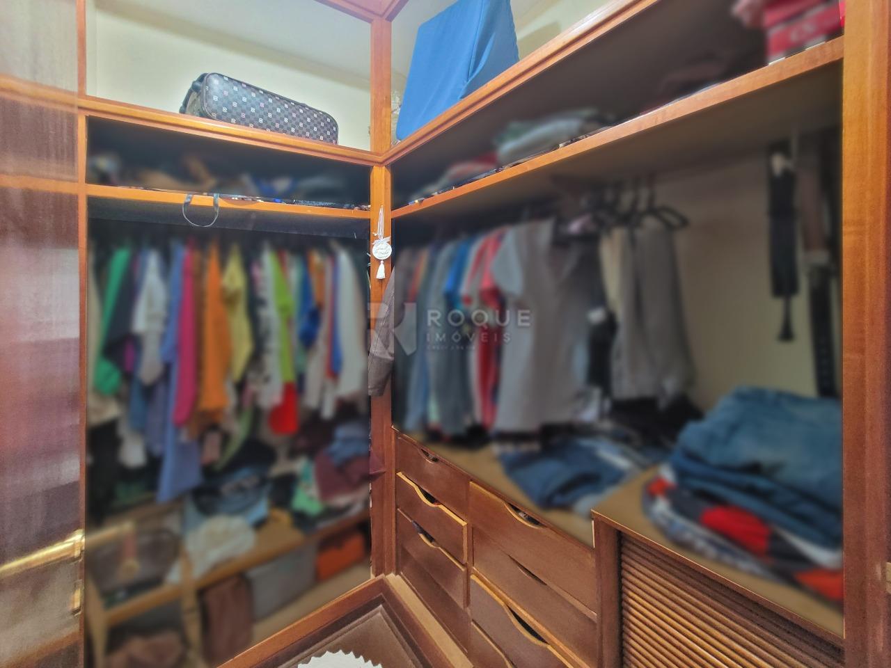 Casa Residencial à venda no bairro Jardim Santana: CLOSET SUÍTE MASTER