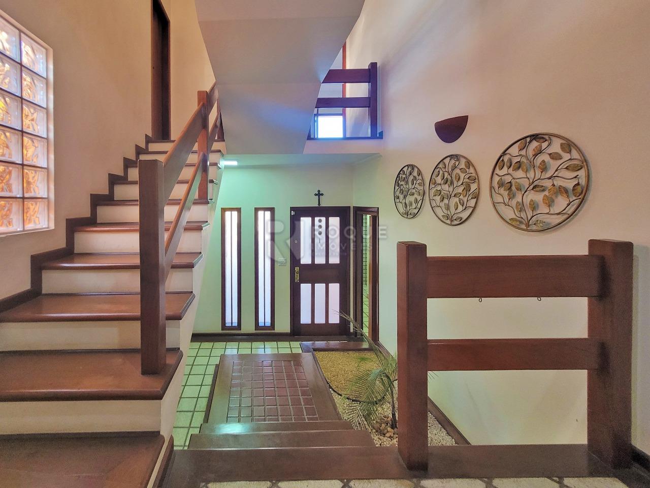 Casa Residencial à venda no bairro Jardim Santana: ACESSO PISO SUPERIOR