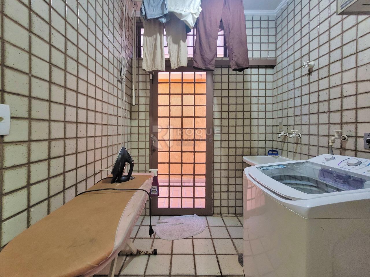 Casa Residencial à venda no bairro Jardim Santana: LAVANDERIA