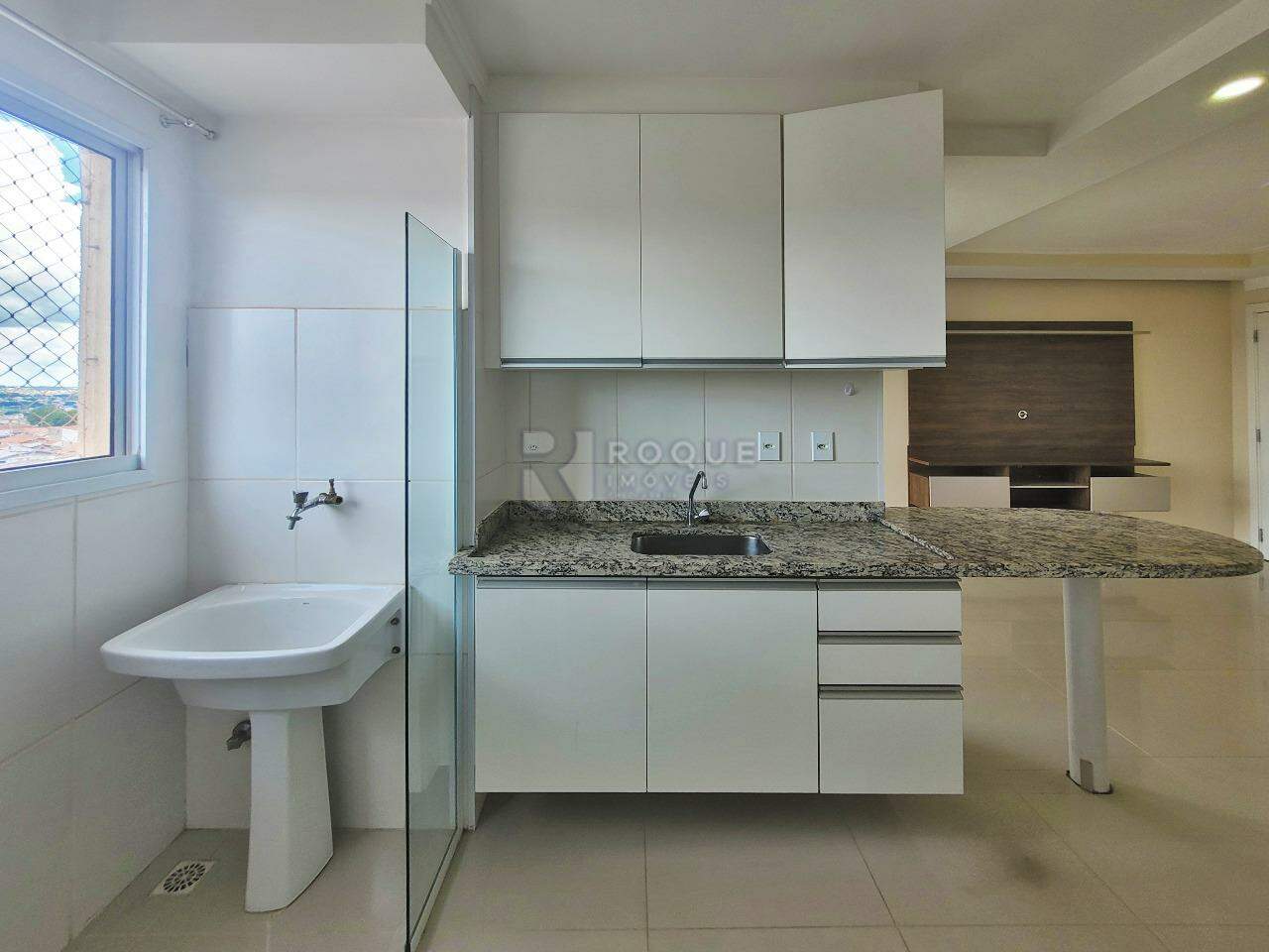 Apartamento à venda no bairro Chácaras Antonieta: COZINHA