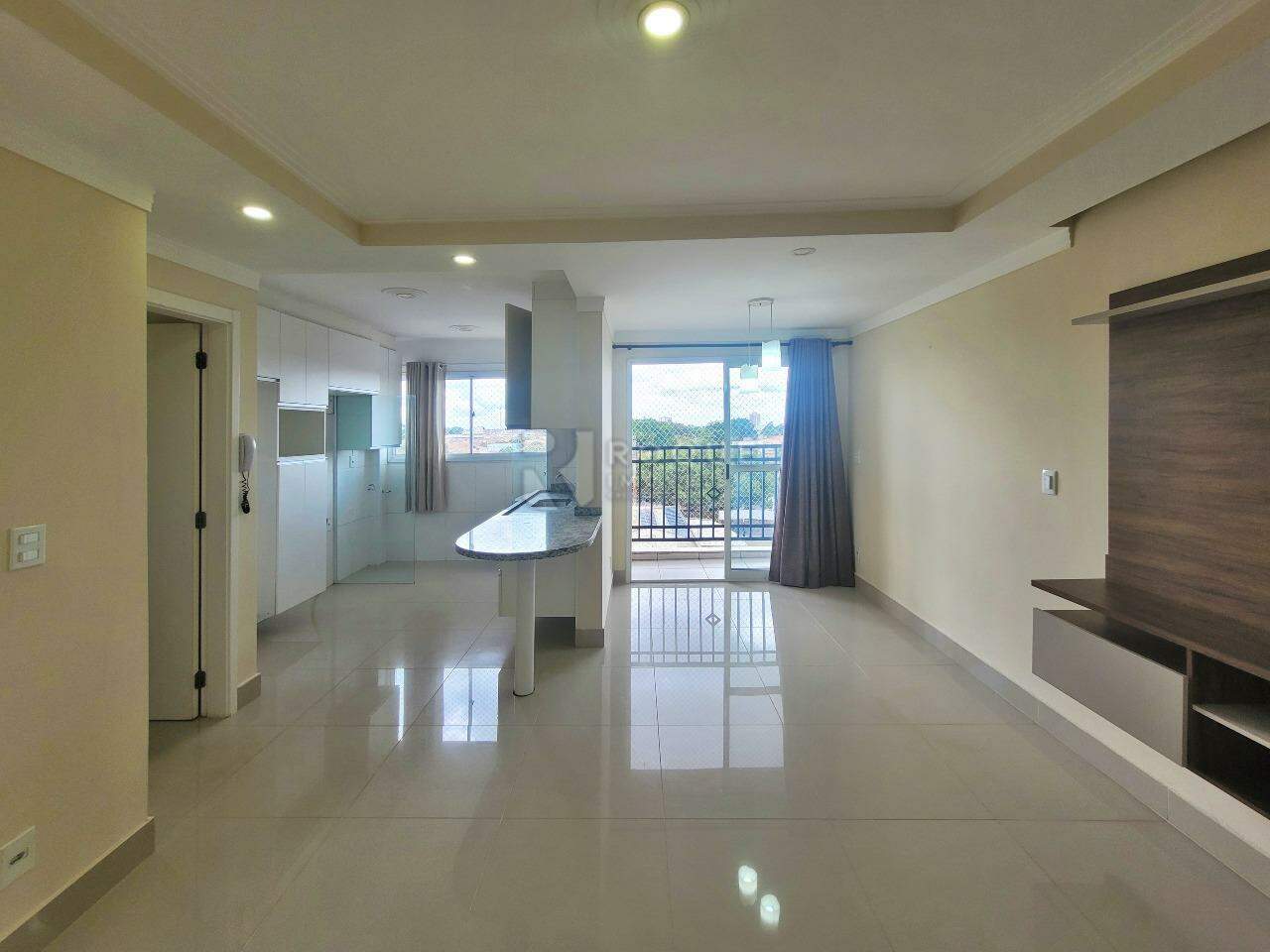 Apartamento à venda no bairro Chácaras Antonieta: SALA 