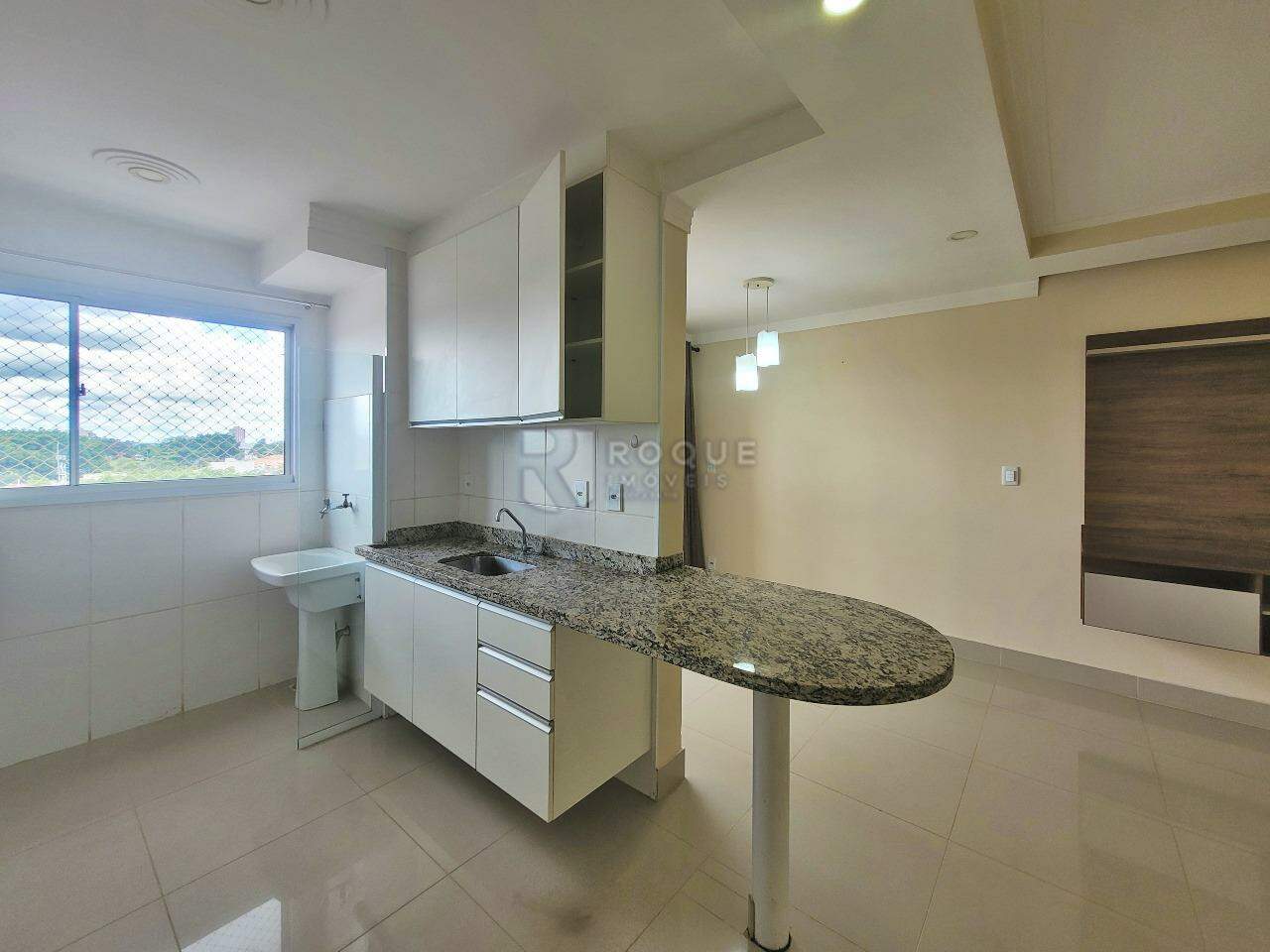 Apartamento à venda no bairro Chácaras Antonieta: COZINHA