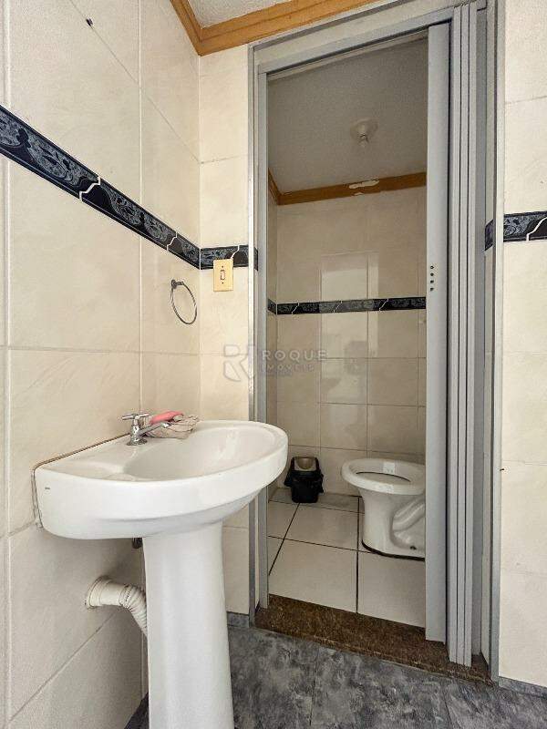 Casa Residencial para aluguel no bairro Parque Hippolyto: WC externo 