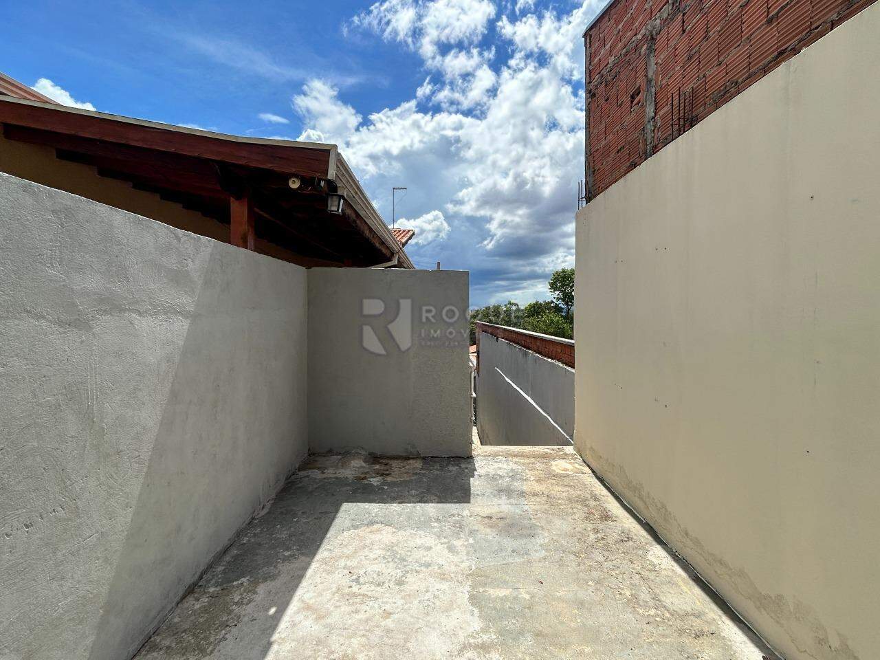 Casa Residencial para aluguel no bairro Parque Hippolyto: Garagem 