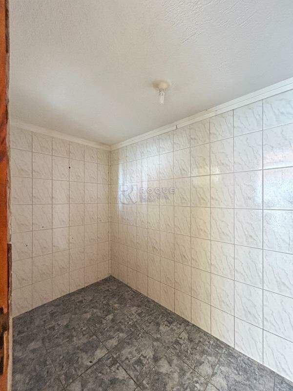 Casa Residencial para aluguel no bairro Parque Hippolyto: Despensa 