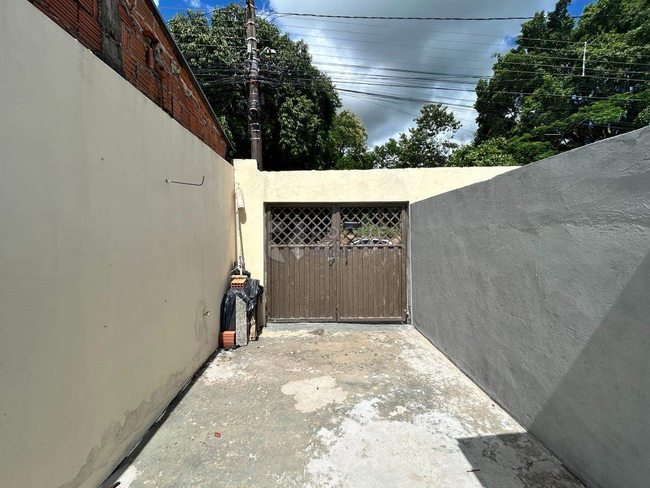 Casa Residencial para aluguel no bairro Parque Hippolyto: Garagem 