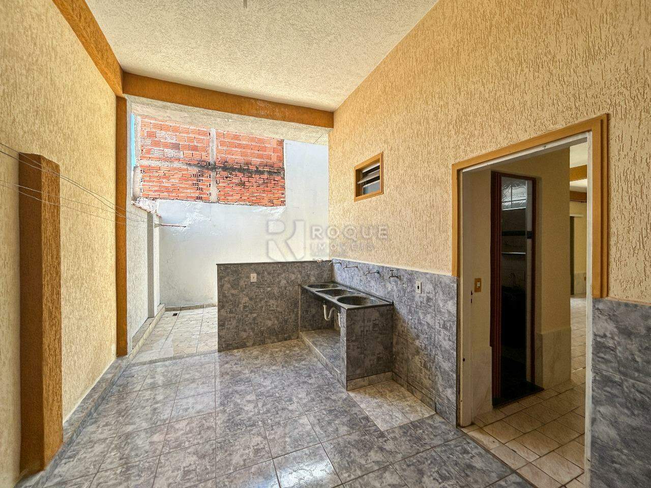 Casa Residencial para aluguel no bairro Parque Hippolyto: Área de serviço 