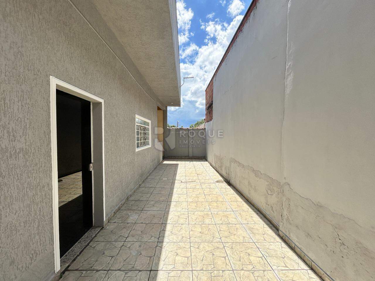 Casa Residencial para aluguel no bairro Parque Hippolyto: Corredor 