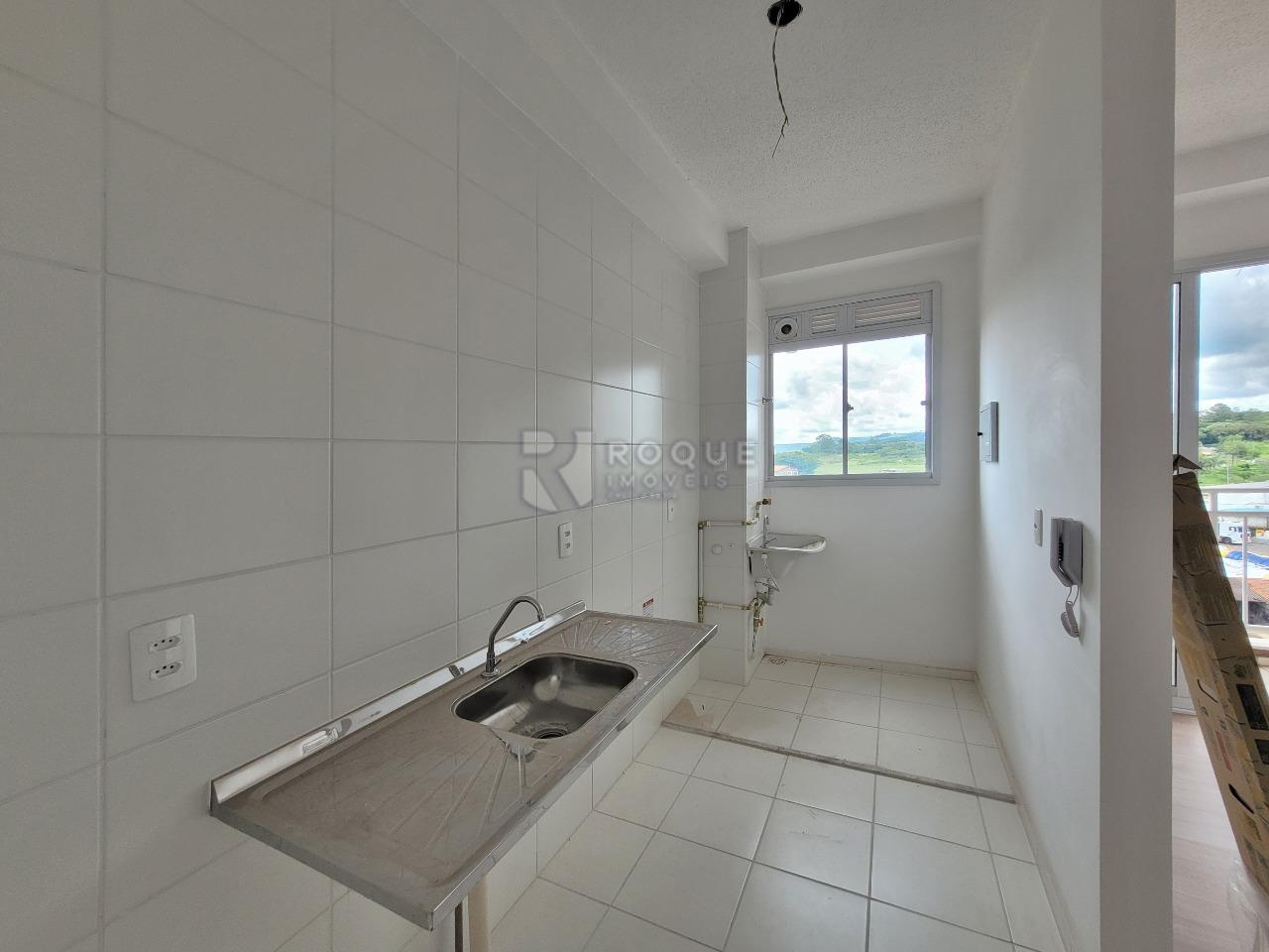 Apartamento à venda no bairro Chácaras Antonieta: COZINHA